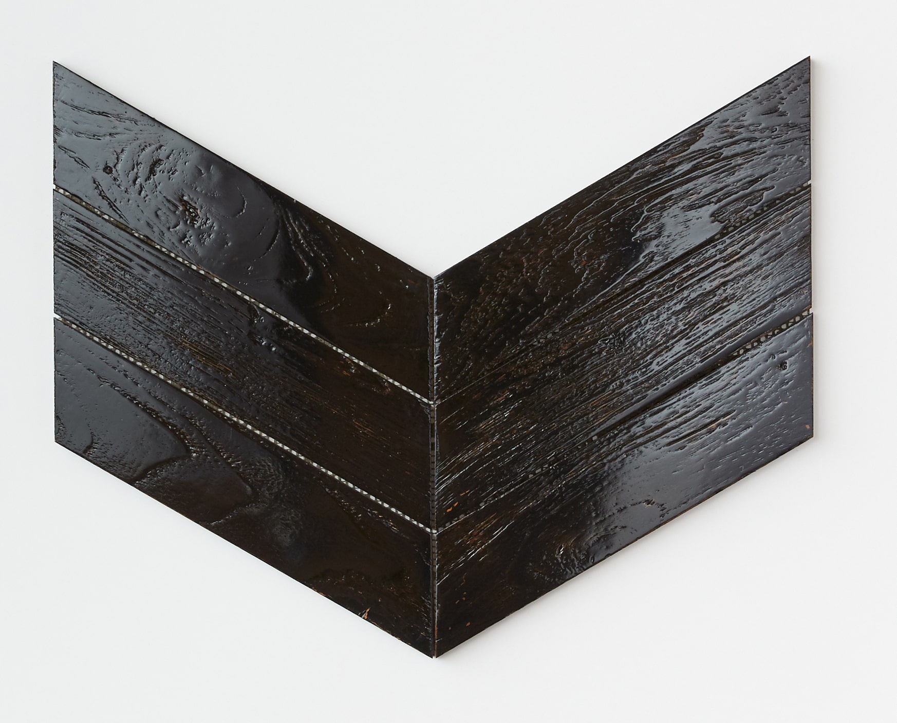 Chevron_BlackResin_single
